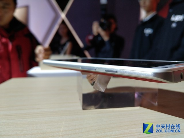 選擇決定實力 Moto X 極現(xiàn)場真機實拍