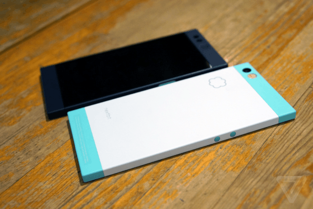 售價(jià)2500元 前HTC設(shè)計(jì)總監(jiān)研發(fā)手機(jī)上市 