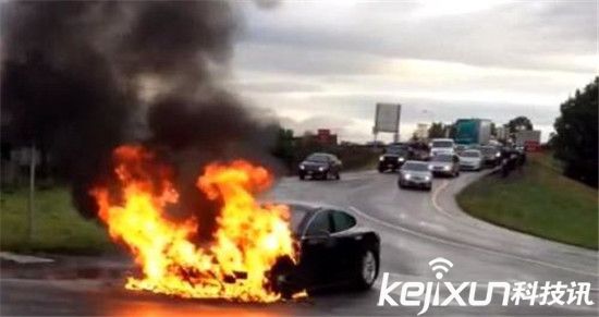 特斯拉不時(shí)起火自燃：電動汽車是否真的安全？