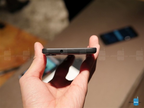 略丑的個性設計 HTC Desire三新機上手