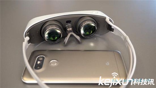 LG 360 VR上手：三星Gear VR不淡定了！