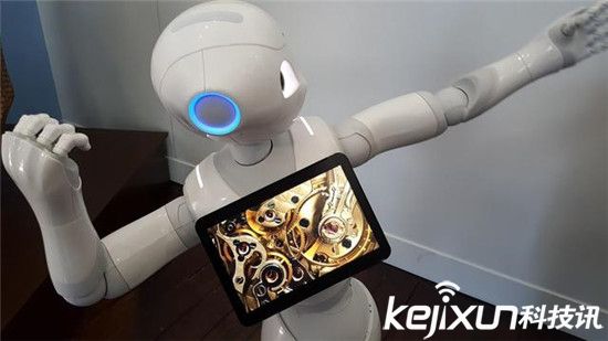 軟銀不僅投資了阿里巴巴：還開發了情感機器人Pebble