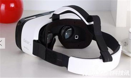 沒Gear VR也能體驗(yàn)虛擬現(xiàn)實(shí) 三星Milk VR