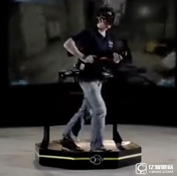 VR跑步機(jī)現(xiàn)場(chǎng)體驗(yàn)：虛擬現(xiàn)實(shí)頭盔最佳拍檔