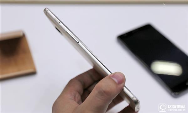 2499元買嗎？一加3上手體驗(yàn)：強(qiáng)的不止6GB內(nèi)存