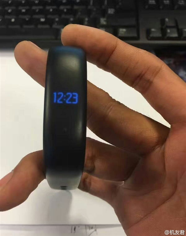魅族手環真身首曝光！帶屏顯/心率監測