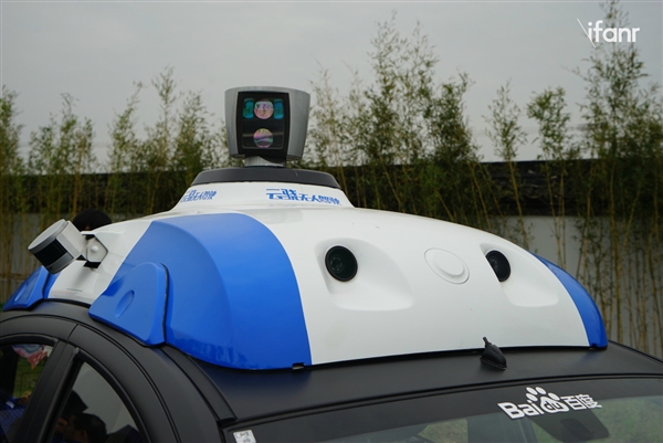 百度無人車亮相烏鎮(zhèn) 內景首曝光:顯示屏搶眼
