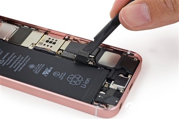 蘋果：iPhone6s自動關(guān)機解決辦法 果粉無語
