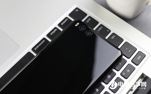四曲面弧形收計 小米Note3圖賞