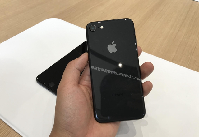 iPhone8和iPhone7哪個好 iPhone8和7區(qū)別對比