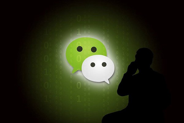 微信收藏拼長圖發朋友圈教程 微信怎么拼圖？