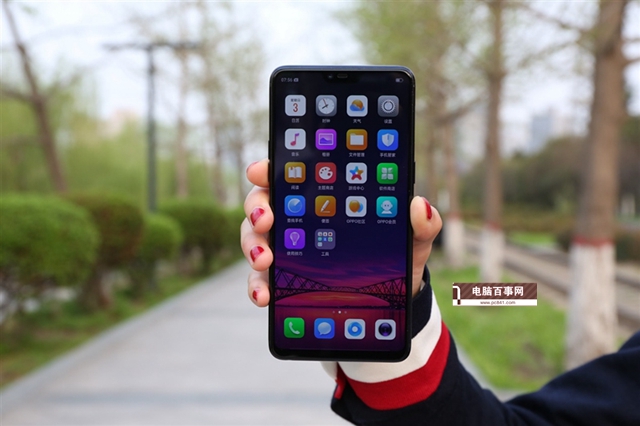 3K檔的熱門旗艦機(jī) 榮耀10和OPPO R15買哪個好？