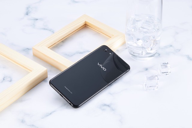 vivo Y83和X21哪個好？vivo X21和vivo Y83區別對比