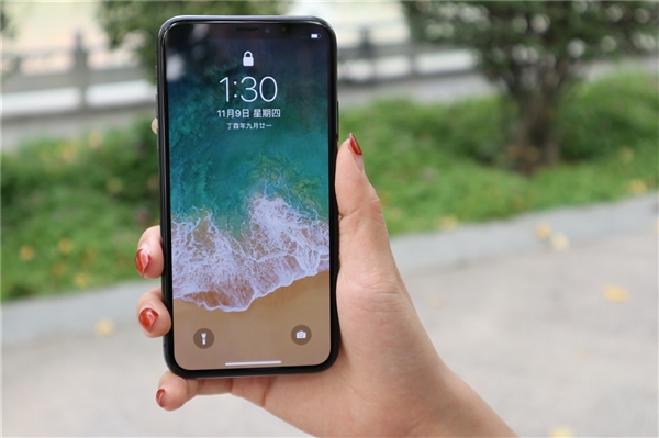iPhone X Plus曝光：6.5英寸屏幕夸張大爆發(fā)！