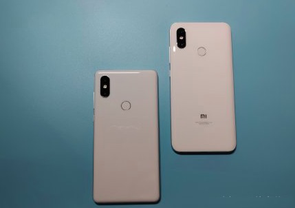 小米8和MIX2S哪個好？小米MIX2S和小米8區別對比