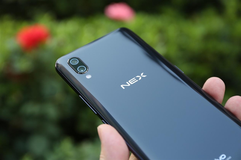首發(fā)升降式相機 vivo NEX評測：這才是未來的手機