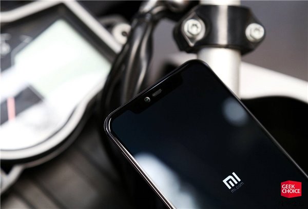 小米8透明探索版上手：最酷的小米手機(jī)
