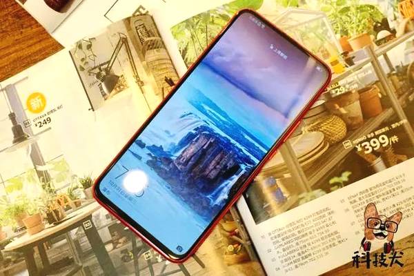 榮耀Magic2上手簡(jiǎn)評(píng)：除了滑屏設(shè)計(jì)還有這么多賣點(diǎn)！