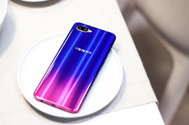 OPPO K1手勢拍照使用方法教程 OPPO K1手勢拍照怎么設置？